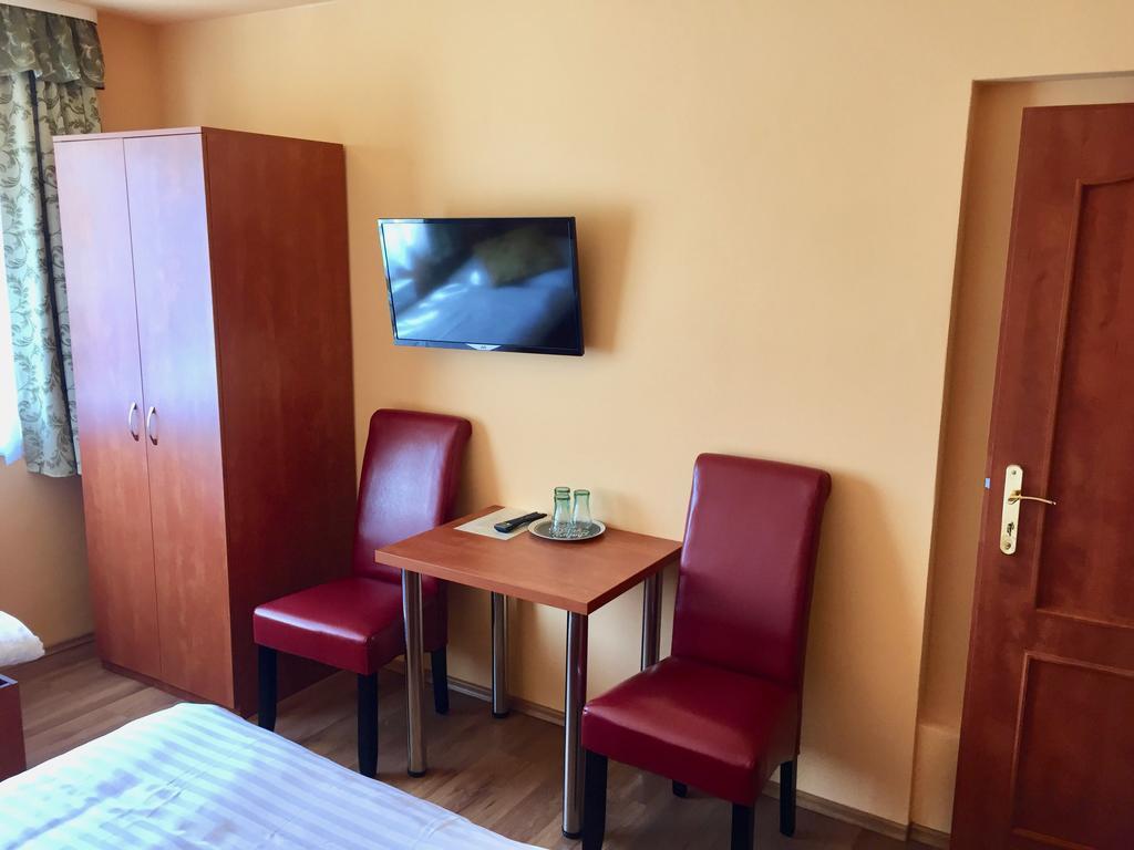 Penzion U Golema Blansko Buitenkant foto