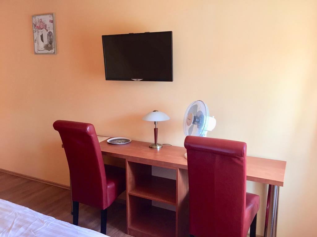 Penzion U Golema Blansko Buitenkant foto